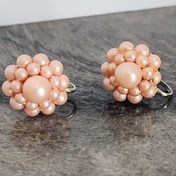 Vintage Pink Cluster Screw Back Earrings - Picture 1 of 7